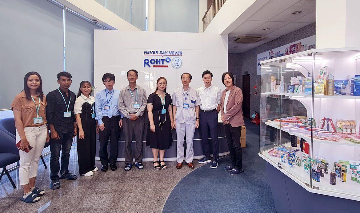 Thanking-ROHTO-for-the-Warm-Welcome-and-Shared-Vision-at-Their-Vietnam-Plant-Visit_001