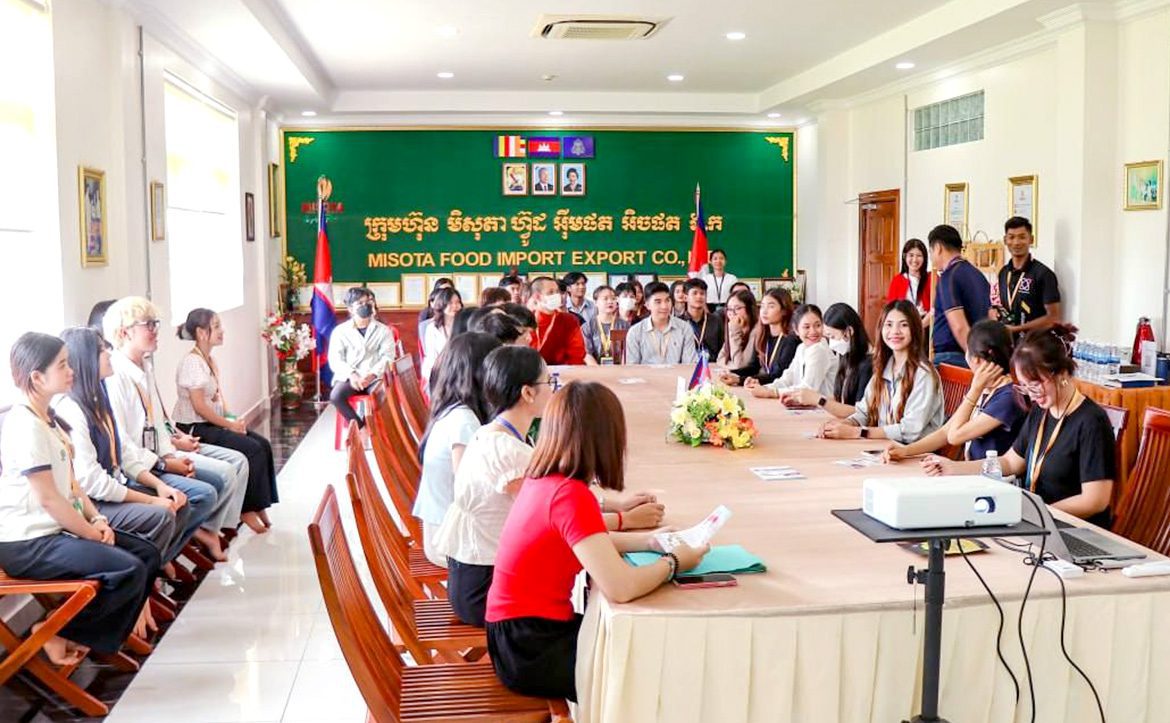 Welcoming-BBU-Students-to-Misota’s-Battambang-Plant_001